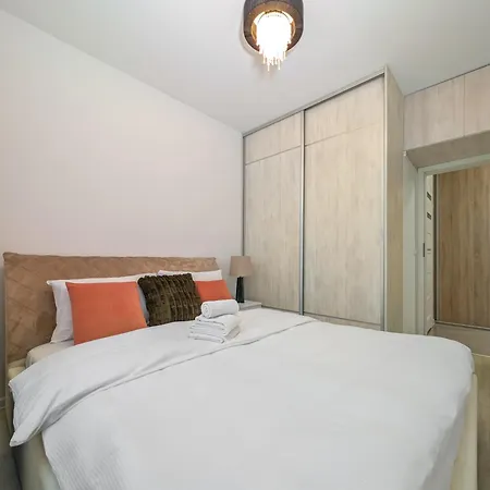 Tarnogaj Superior With Garden By Bookinghost