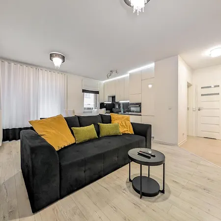 Tarnogaj Superior With Garden By Bookinghost Apartment