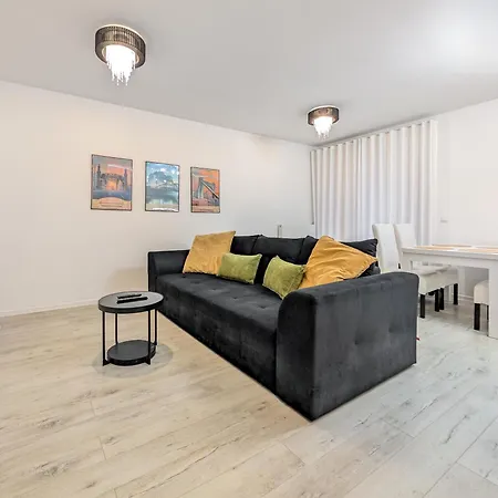 Tarnogaj Superior With Garden By Bookinghost דירה